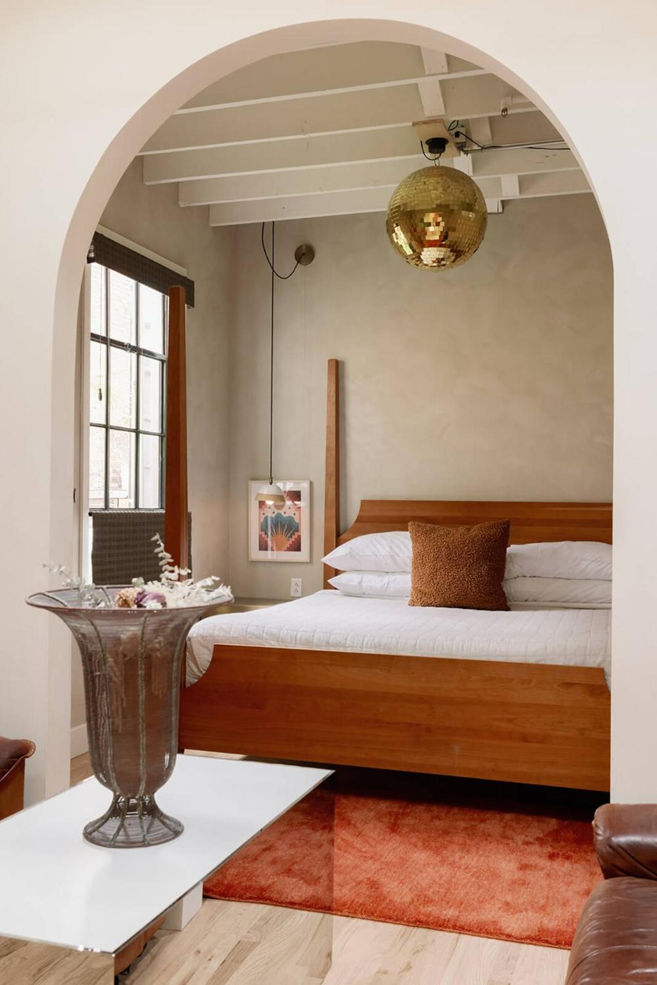 Novacancy Hotel 5*